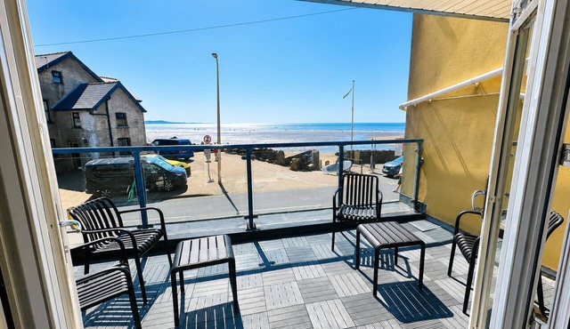 Beachfront Apartment with Stunning Sea Views in Pendine