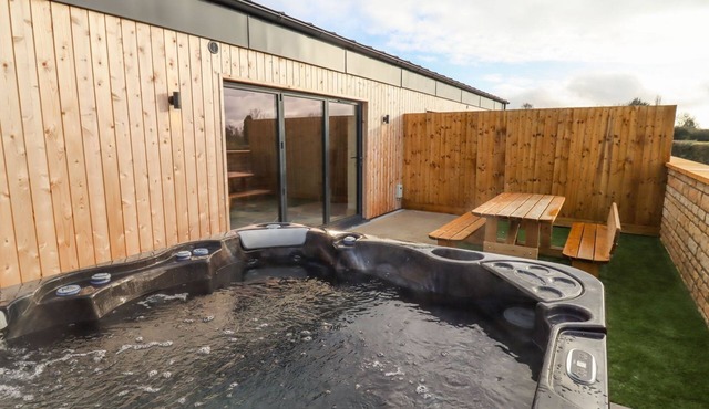 BEARS COURT BARN 4, pet friendly in Bourton-On-The-Water