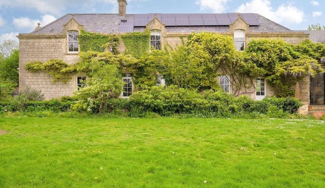 Beautiful Period Cottage nr Frome, Garden, Parking