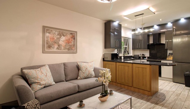 Belfast home with free parking, office, WiFi