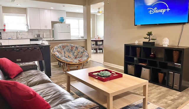 BodhiTree Home - 3 Bedroom Bungalow in Houston