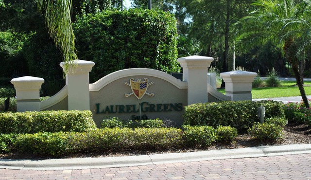 Book 3 or 4 months in 2027 Bonus to You - 2 Bed/2Bath with Den in Naples