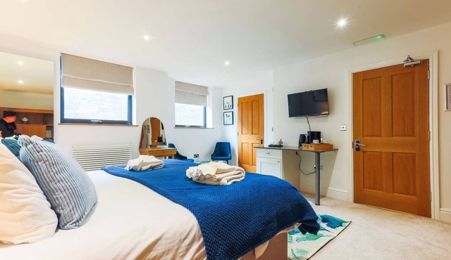 Boutique King Suite - Penarth