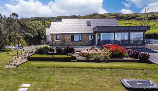 Brentwood/Luxury Ocean View Retreat in Connemara