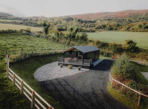 Briarfield Farm Stays - Uisce Cabin