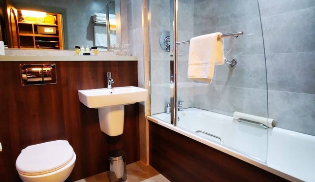 Bridge House Hotel - Leisure Club & Spa