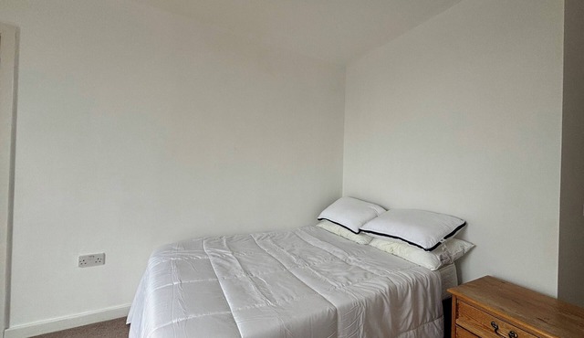 Bright 2BD Flat with City Views, near Tower Bridge
