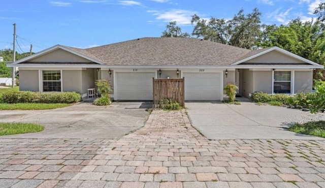 Bright 3BR Downtown Clermont - Deck + Parking. Pet-Friendly! in Clermont