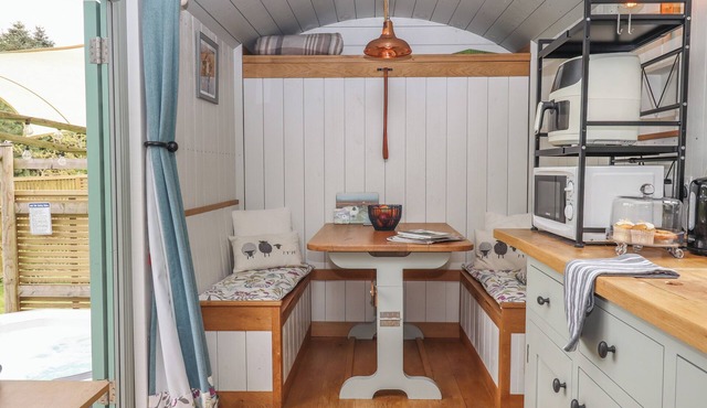 Burr 1 Shepherds Hut in Barnstaple