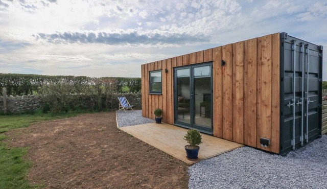 Caban in Gwalchmai, Anglesey