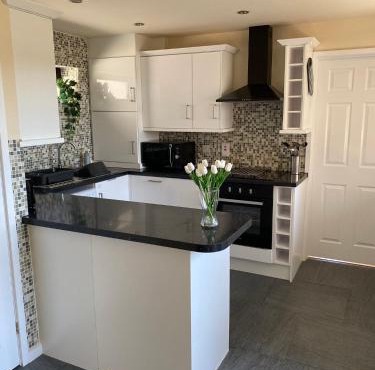 Carol's Place, 3 Room Types Available, close to Margam Park, Porthcawl, M4 J37