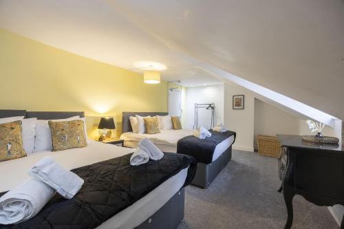 Central 5 Bedroom Home Close to Gloucester City in Gloucester