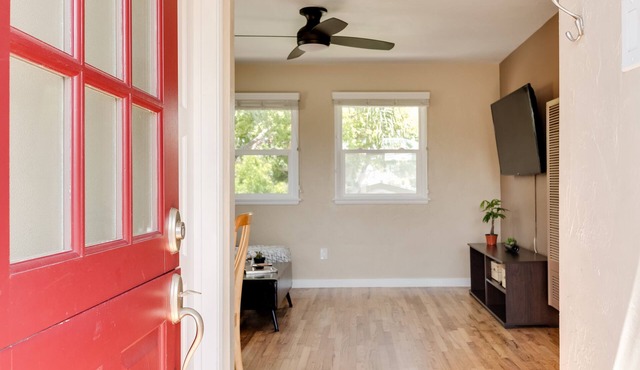 Centrally Located, 1-BR at Long Beach Casitas in Long Beach