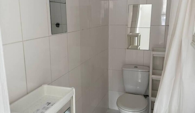 Centrally Located Chalk Farm studio