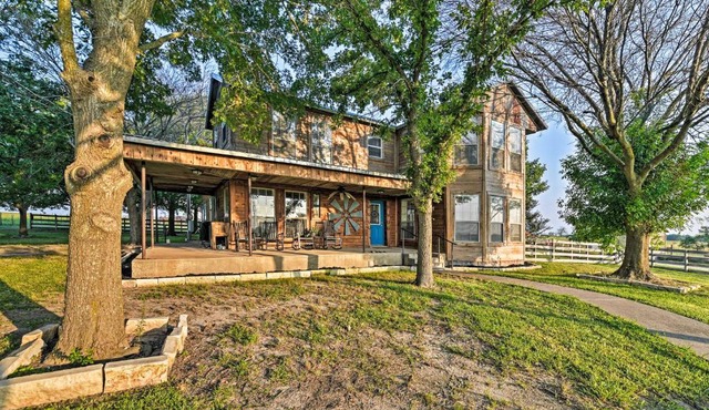 Charming Hamilton Farmhouse w/Country Views! in Gustine