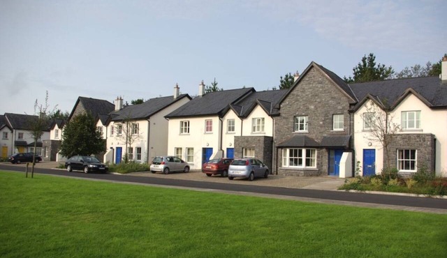 Close to Bunratty Castle and 15 minutes to Shannon Airport