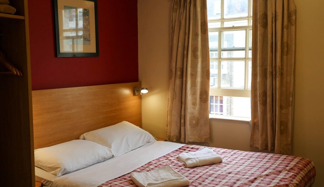 Colliers Hotel