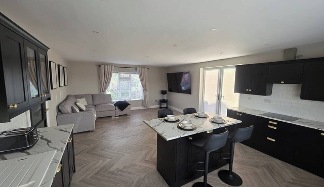 Collooney - House - Sleeps 6 - Parking