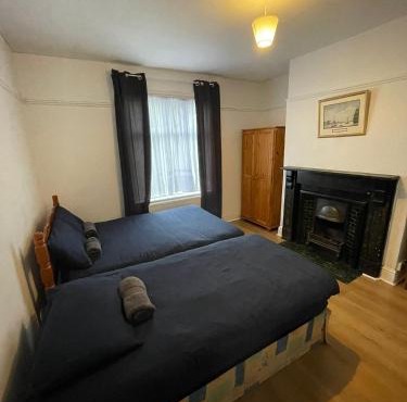 Comfort Triple Room near Airport - 2