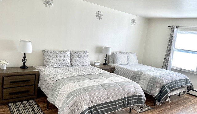 Comfy, Clean & Spacious w/3 TVs, parking, laundry, close to NYC and MetLife in Hackensack