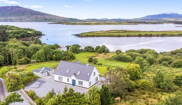 Connemara Bay House Moyard