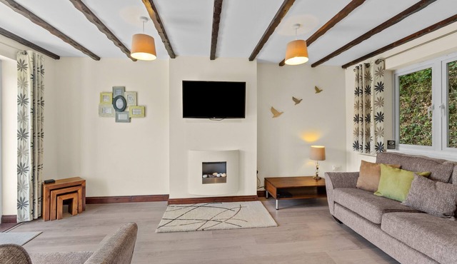 Conveniently located to explore all that Cornwall and Devon have to offer