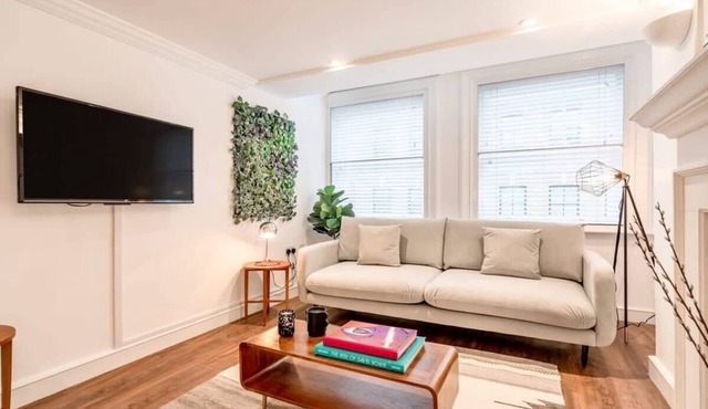 Converted Townhouse Terrace Apartment in the heart of Soho