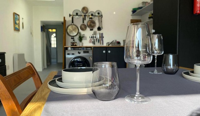 Cosy 2 Bed House 15-Min Walk to City