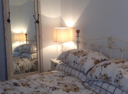 Cosy Coastal Lodge Walk to Beach Free Parking