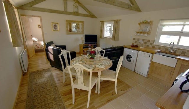 COSY CONVERTED BARN NEAR LOOE .