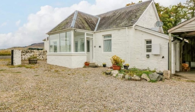 Cosy Scottish Cottage located beside Glenshee Ski Centre!
