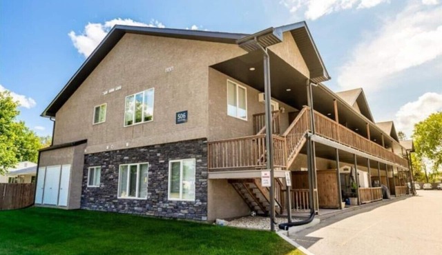 Cozy 2nd floor condo unit with balcony near downtown in Steinbach