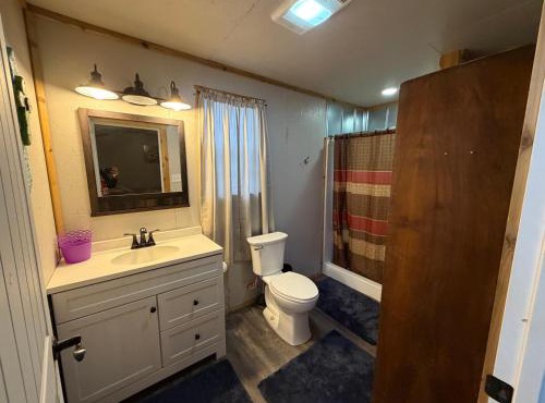 Cozy Cabin for day or weekend in Rocksprings