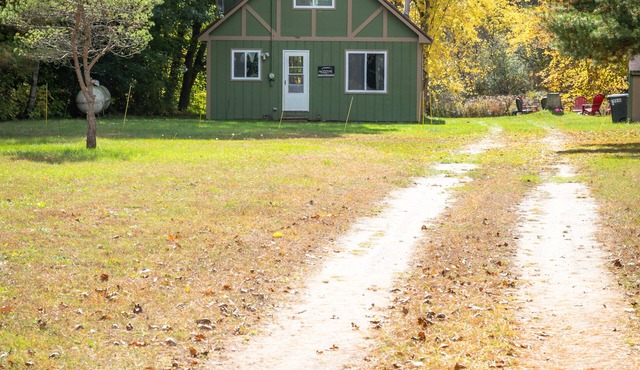 Cozy Riverfront Cottage in Hersey
