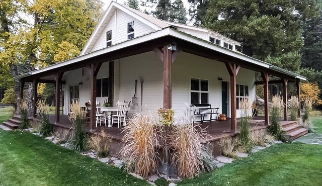 Crane Mountain Cottage - as seen in Sunset Magazine in Bigfork