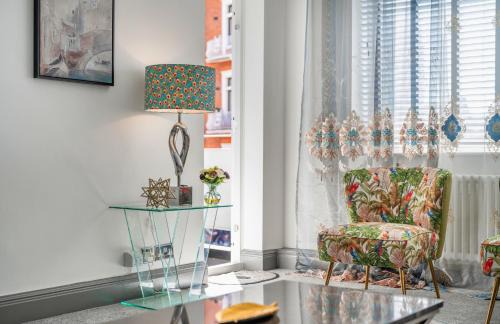 DELUXE Apartment With Terrace over HARRODS