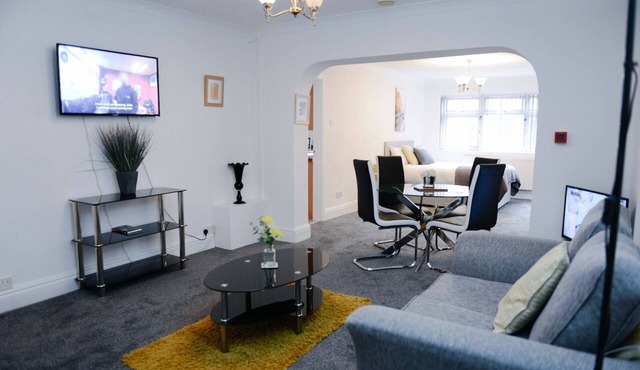 Deluxe Ground-floor Suite