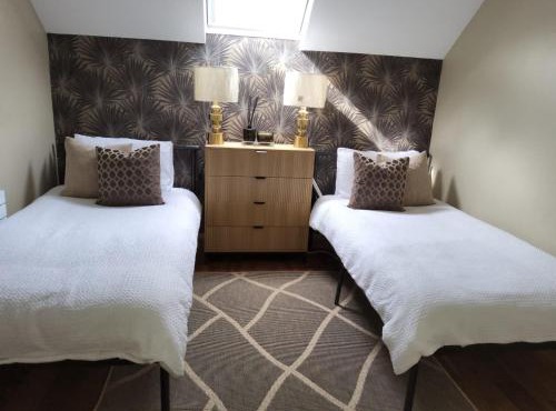Dernvale House - Double room sleeps 3