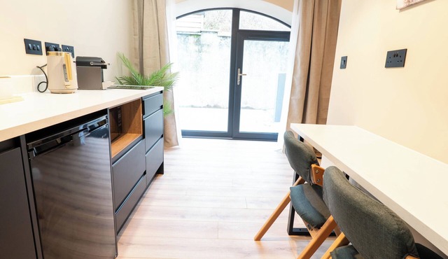 Designer Self-Catering Studio with Murphy Bed