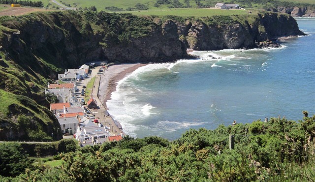 Detached cottage in Pennan, fabulous sea views,