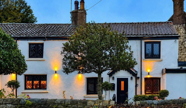 Doncaster Cottage - Free Parking - Pub next door