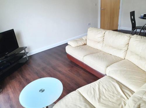 Double room in a shared 2bed flat