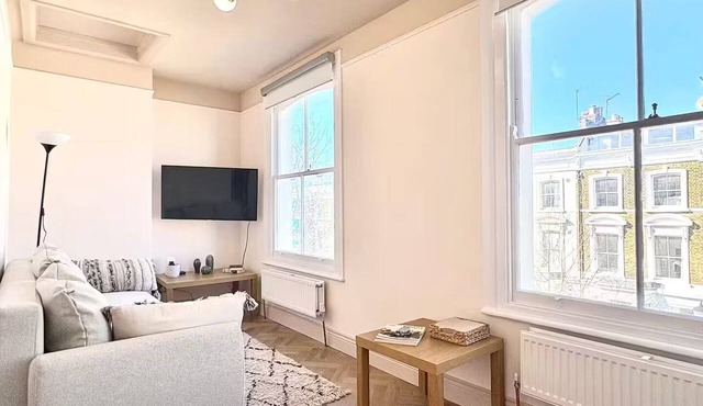 Elegant Notting Hill Apartment | Mid/Long term only