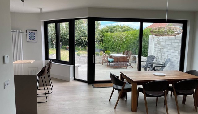 Enjoyable 3-bedroom house in charming local community for your getaway in Cork