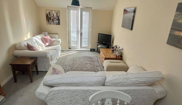 Entire Two Bedroom Detached Coach House