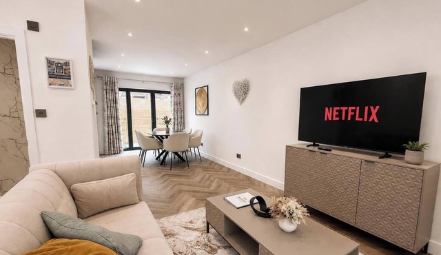 Exclusive 2 Bedroom House in Catford!