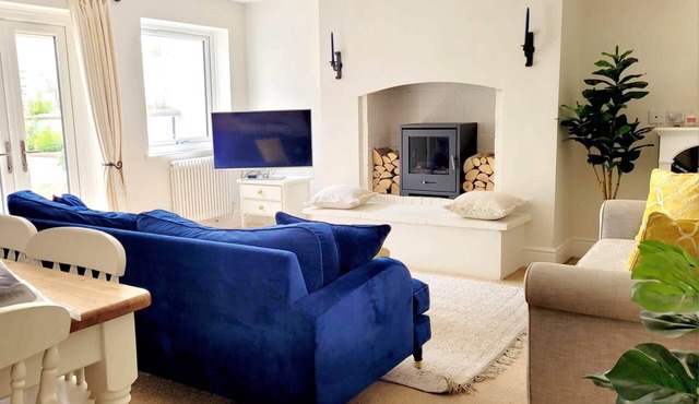 Fabulous Apartment near Montpellier Gardens & Ivy