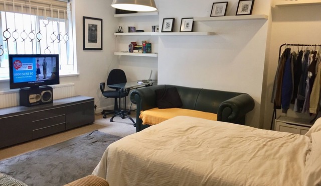 Fantastic Studio in Belsize Park, Central London.