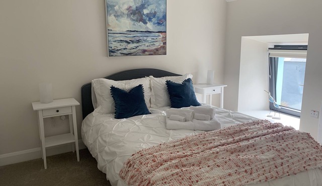 Farm House - Sleeps 7 - Garden - Parking