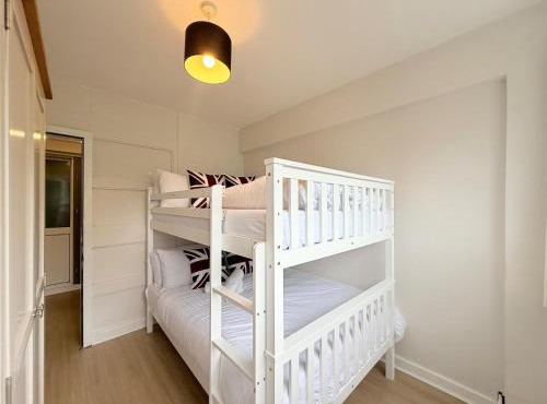Flat next to brixton